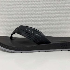 TOMMY HILFIGER 5635104 svart